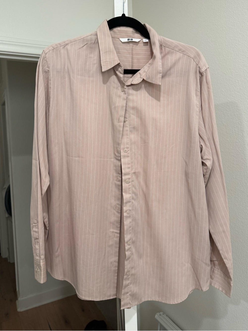 Uniqlo Women’s Beige Stripe Rayon Button-Down Shirt Size L